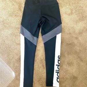 Adida’s 7/8 women’s workout legging.  Worn once.  True to size.